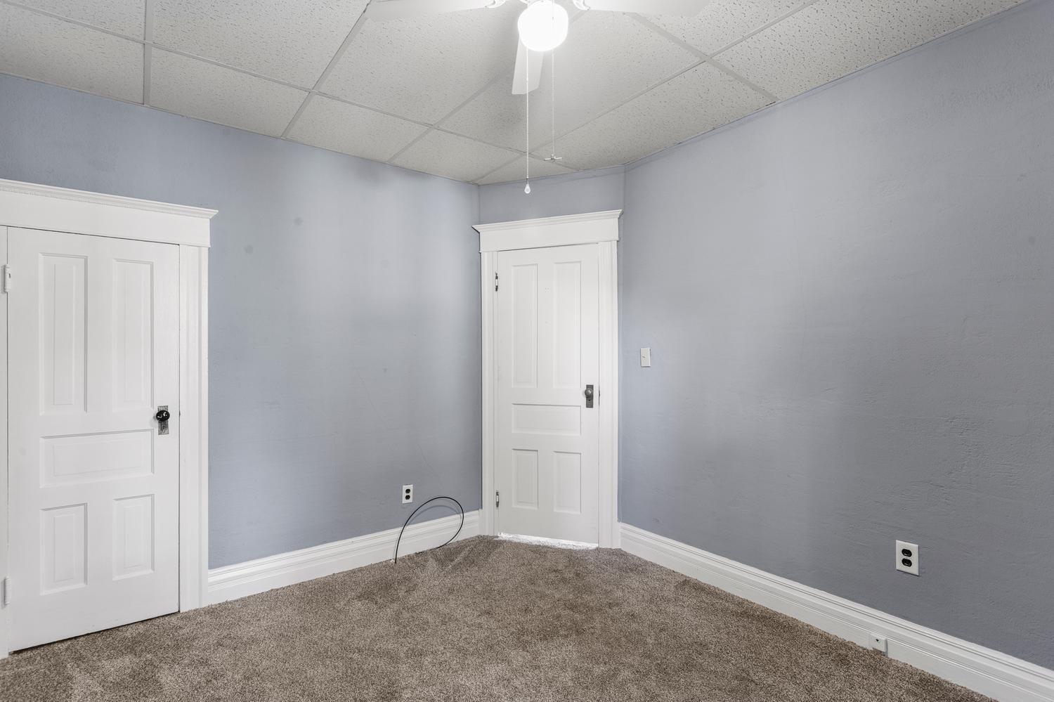324 W Water Street Property Photo 28