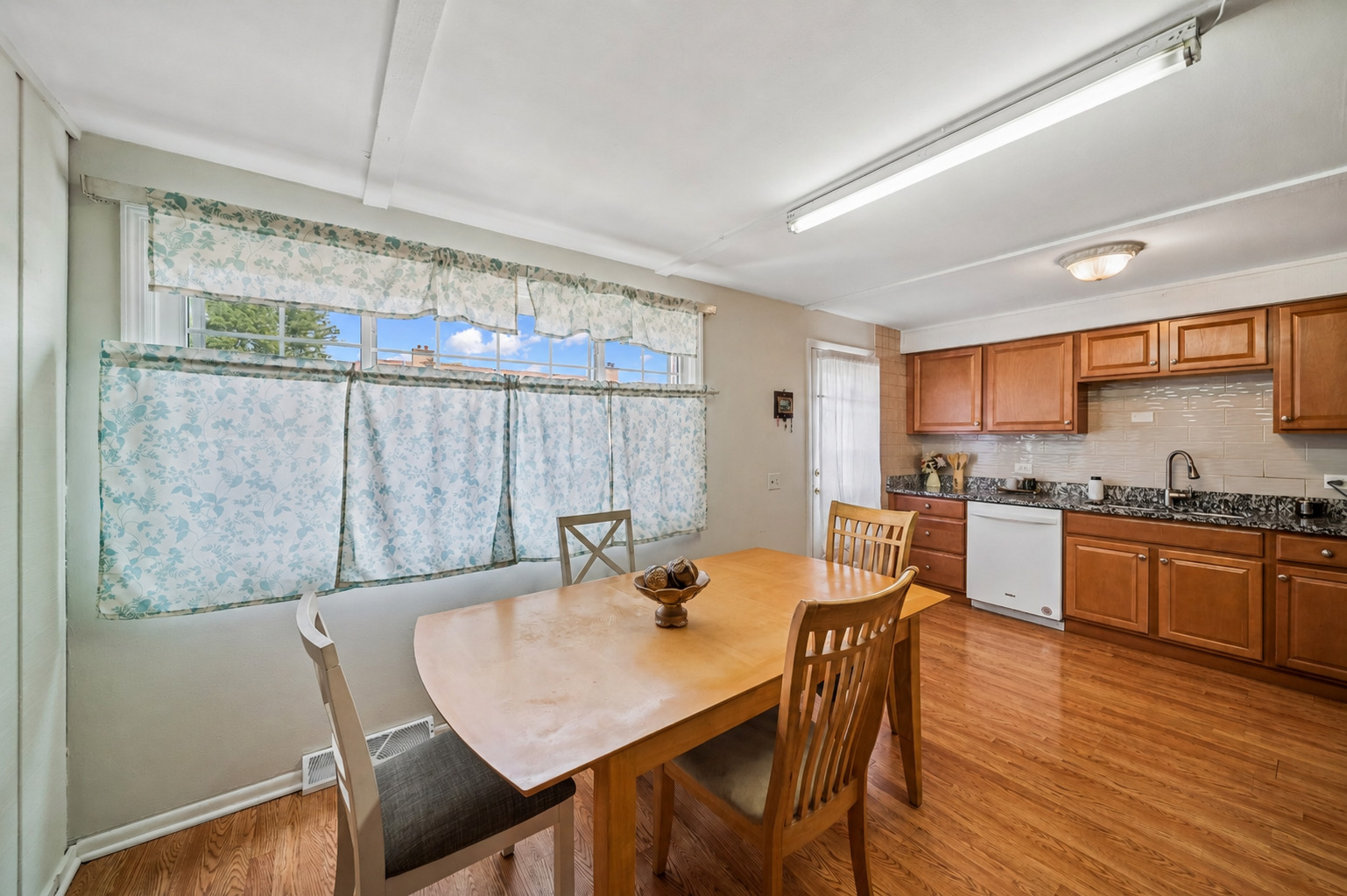 521 James Court A Property Photo 7