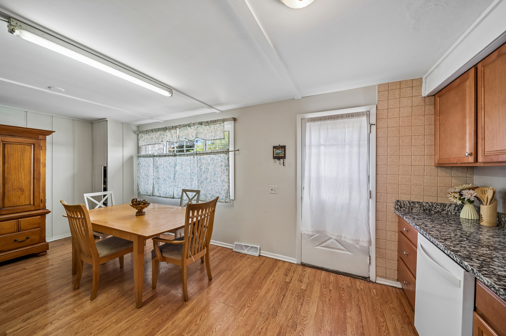 521 James Court A Property Photo 9