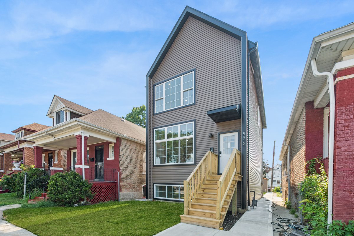 8412 S Green Street Property Photo 1