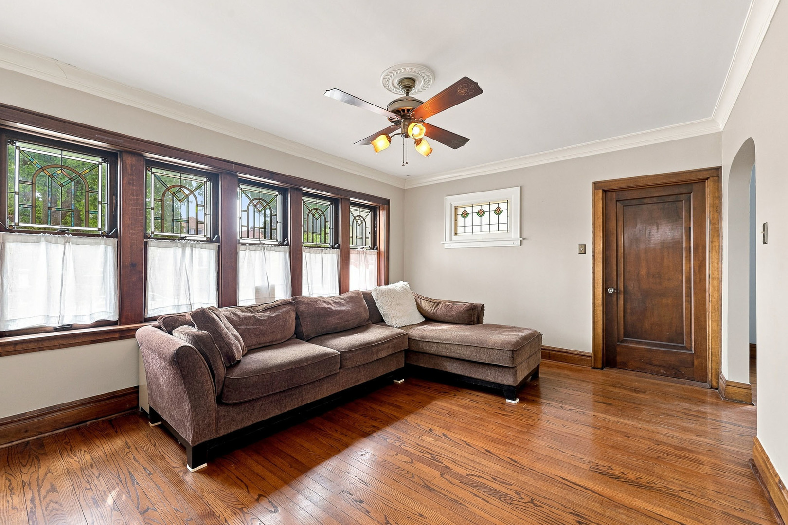 1924 Clinton Avenue Property Photo 6