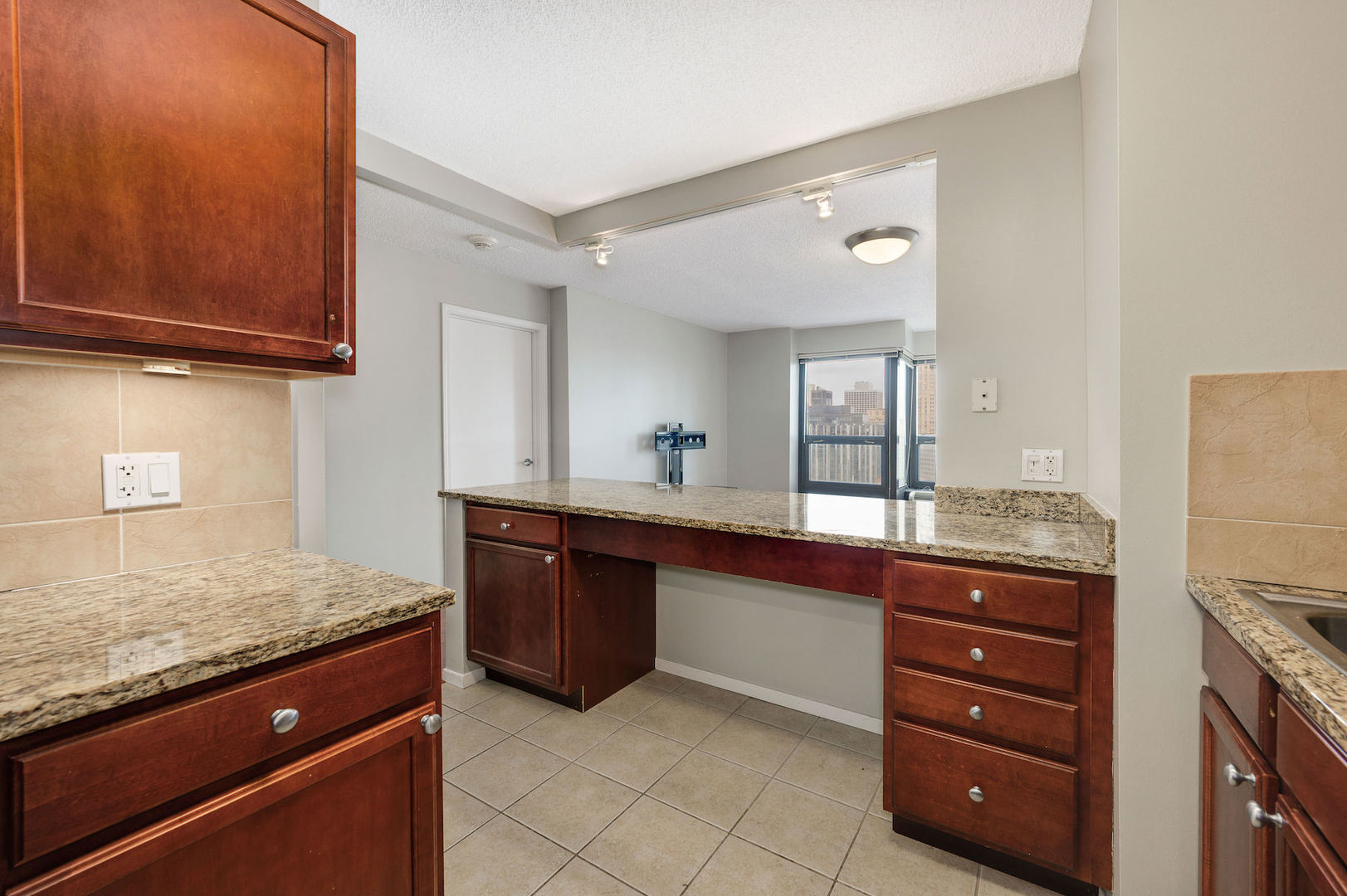 30 E Huron Street 2308 Property Photo 8
