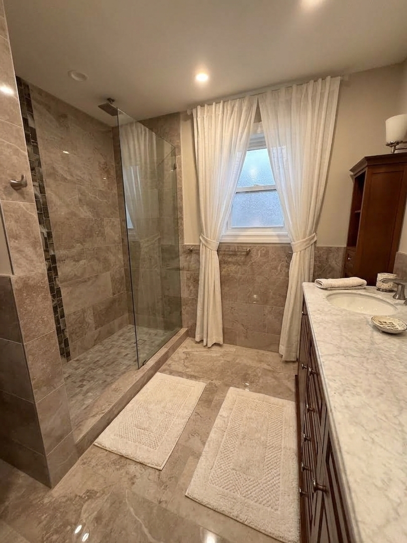 1322 Euclid Avenue Property Photo 42