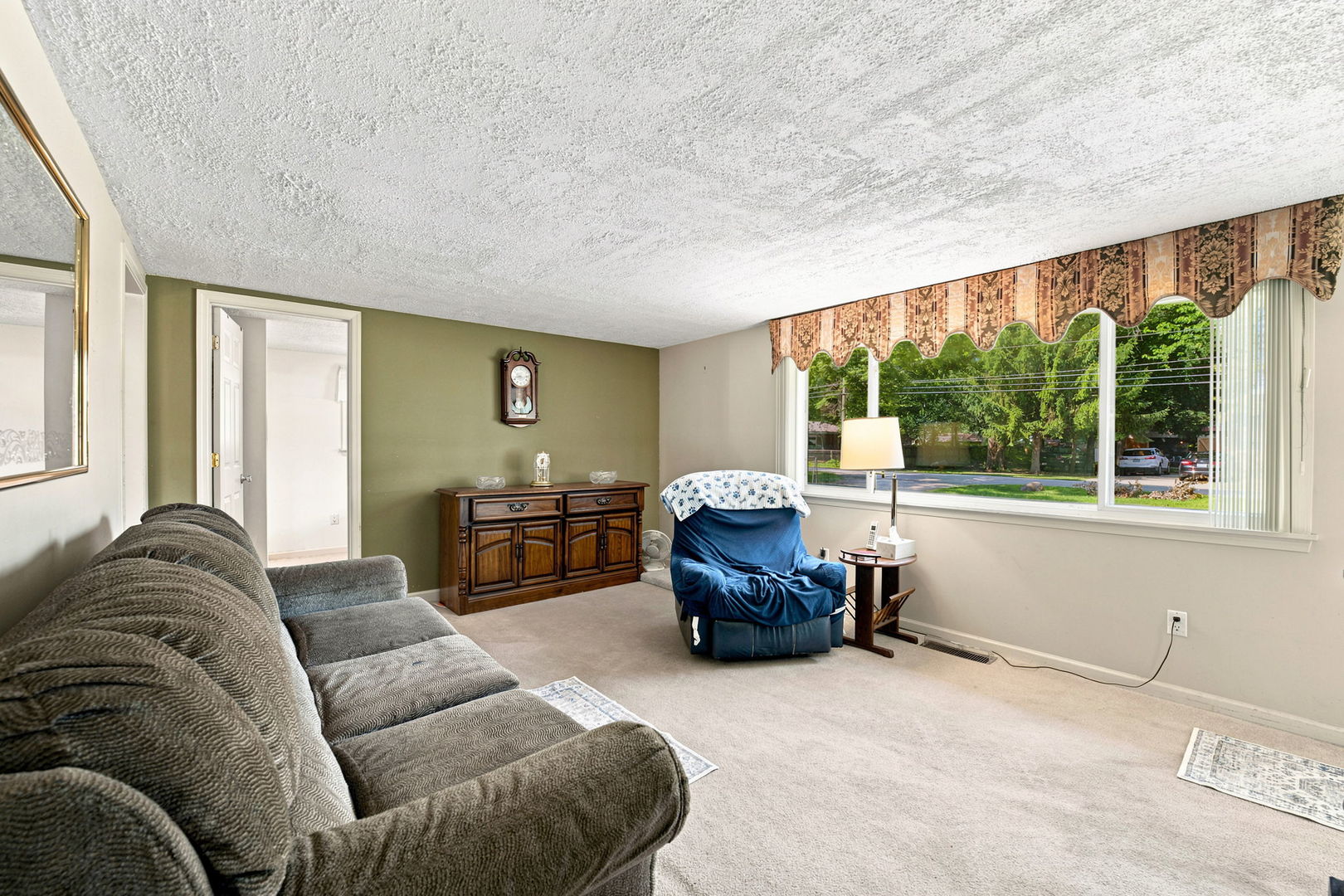 1511 N Kankakee Street Property Photo 6