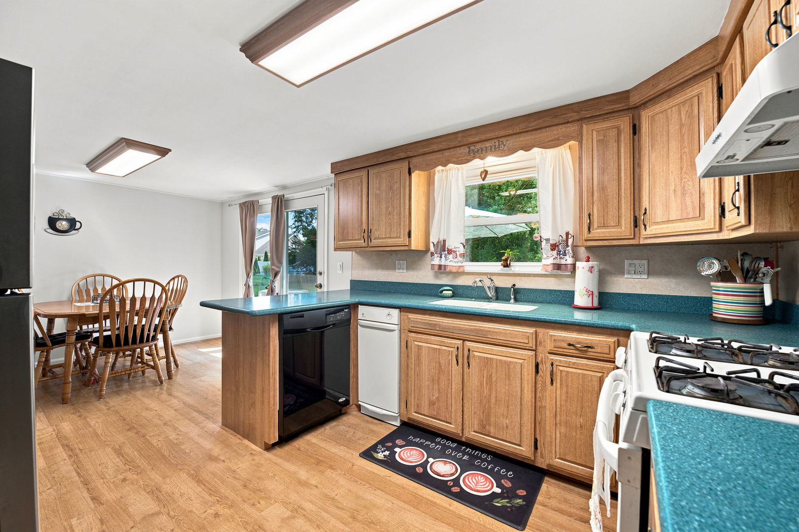 1511 N Kankakee Street Property Photo 8