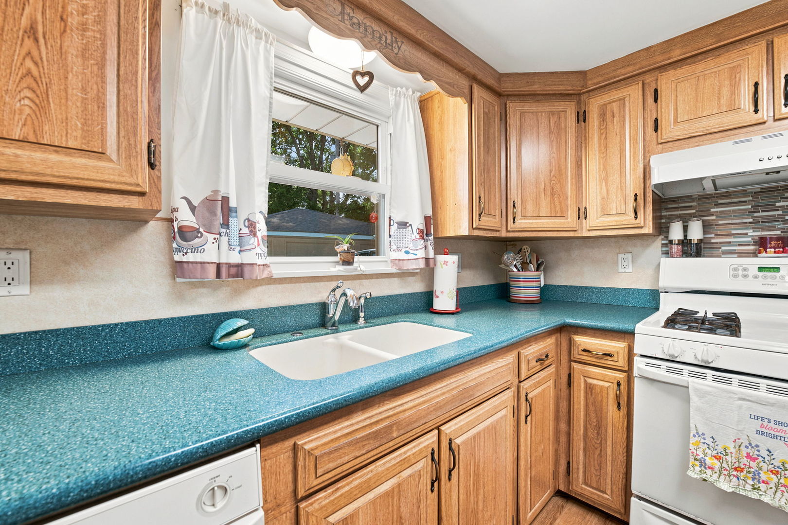 1511 N Kankakee Street Property Photo 9
