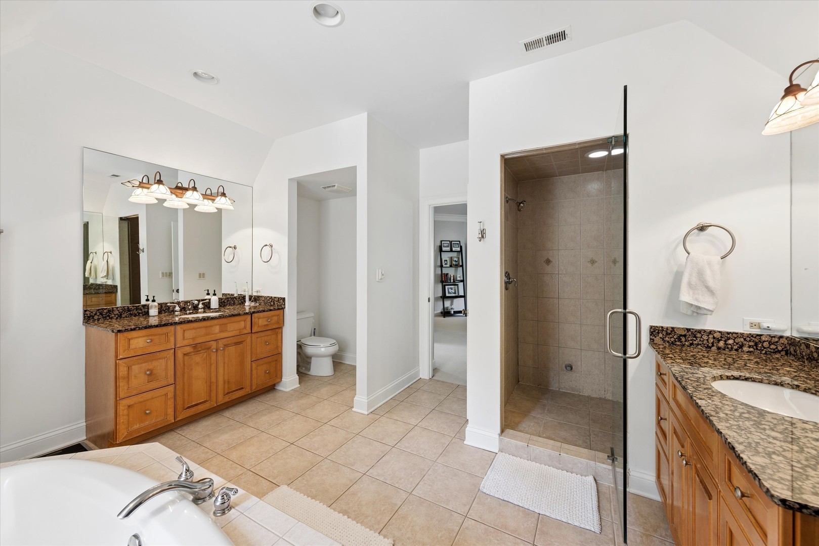 678 Oak Street Property Photo 25
