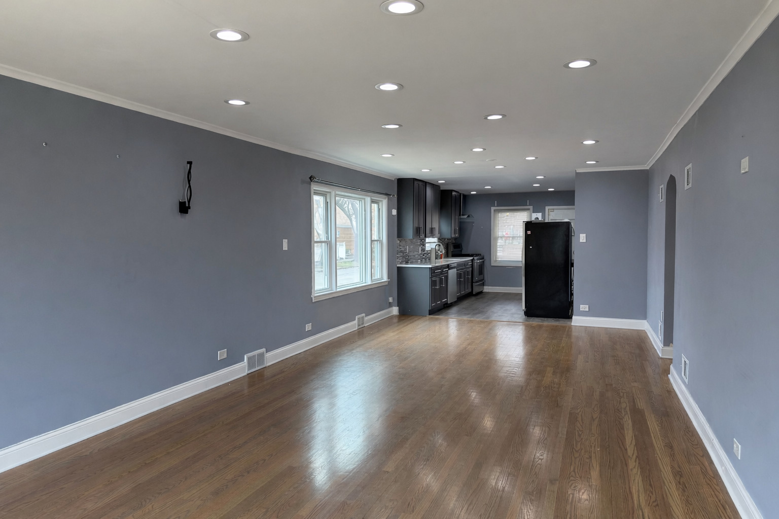8201 S Homan Avenue Property Photo 3