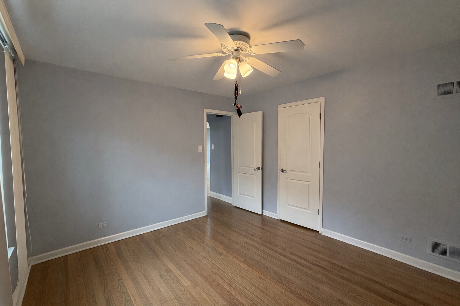 8201 S Homan Avenue Property Photo 9