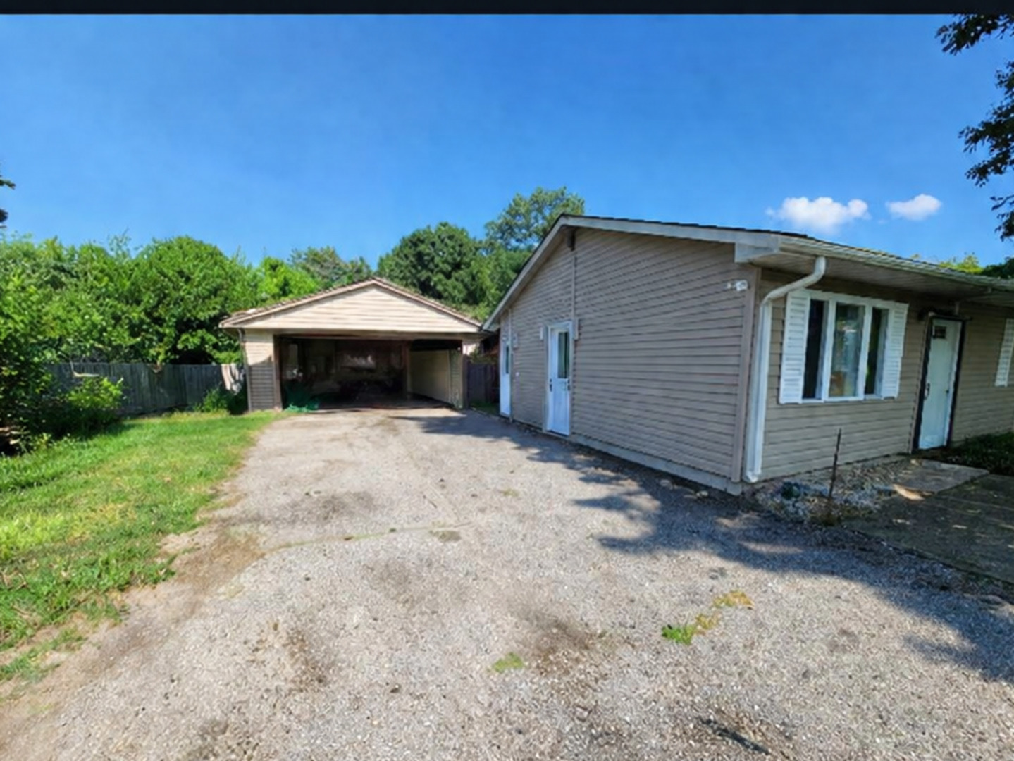 4490 Lake Drive Property Photo 4