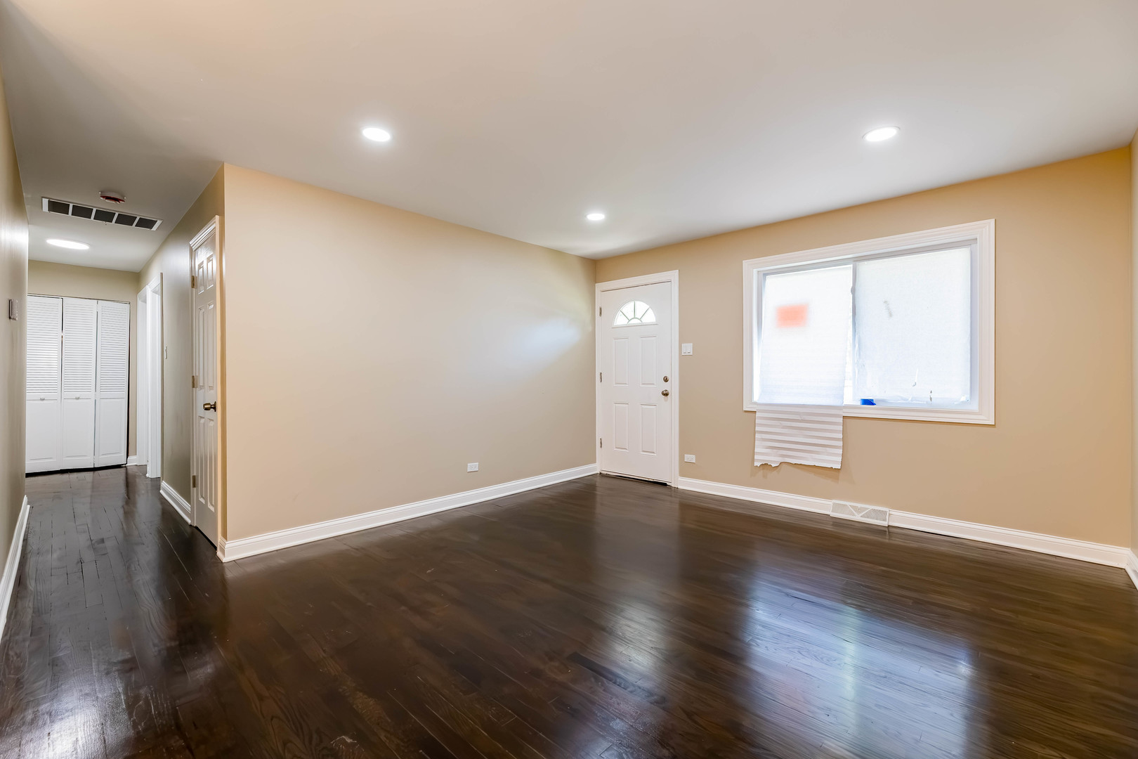 1420 E 15th Street Property Photo 5