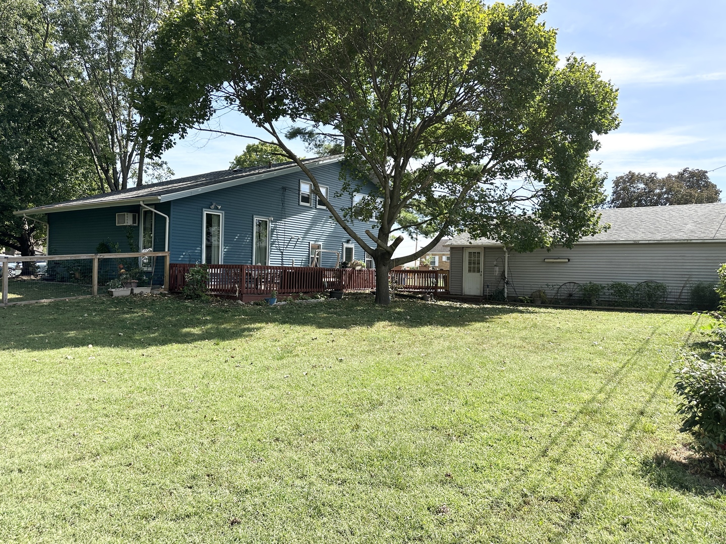 320 E Lincoln Avenue Property Photo 5