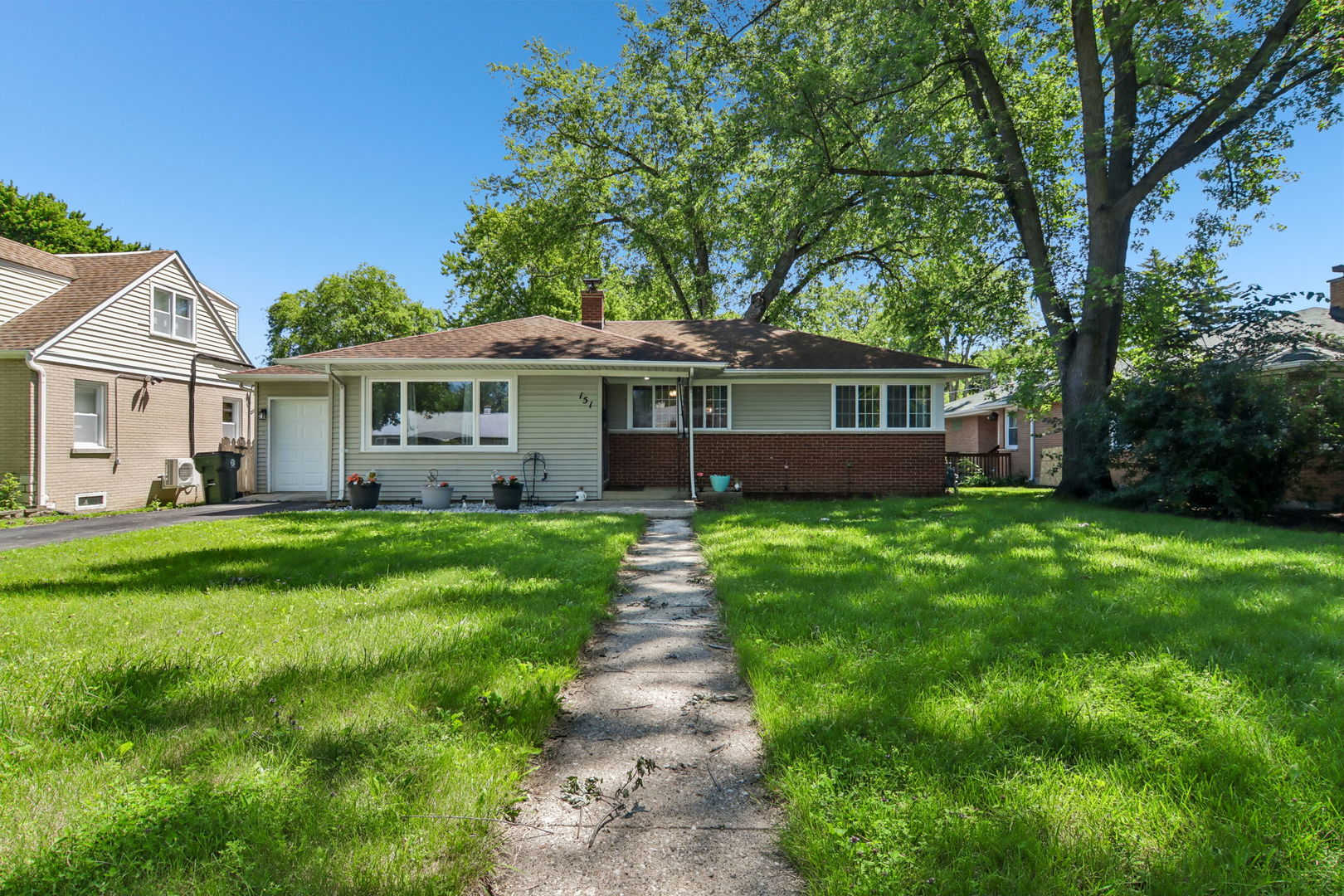 151 S Ashland Avenue Property Photo 1