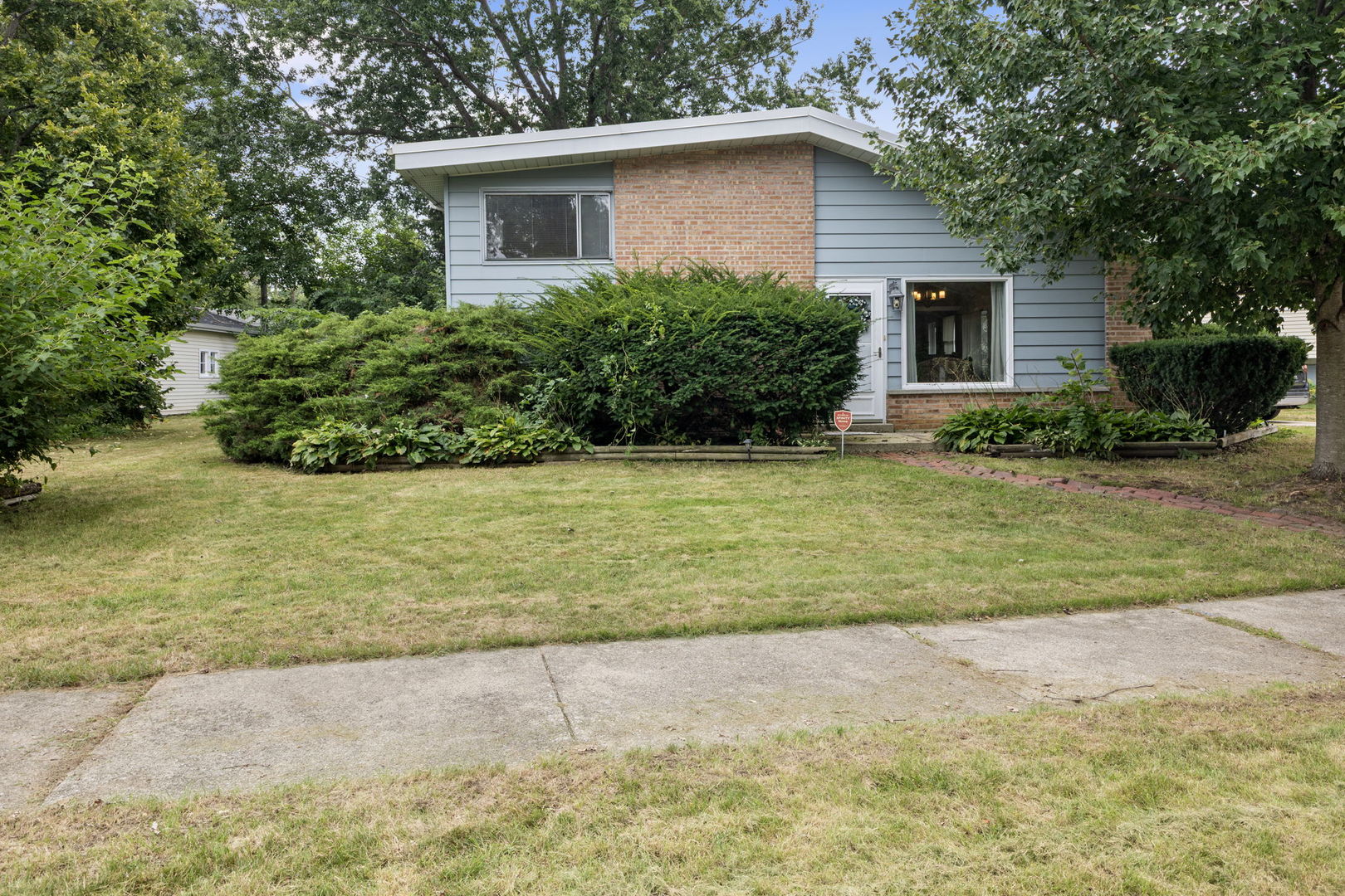 105 Willow Street Property Photo 1
