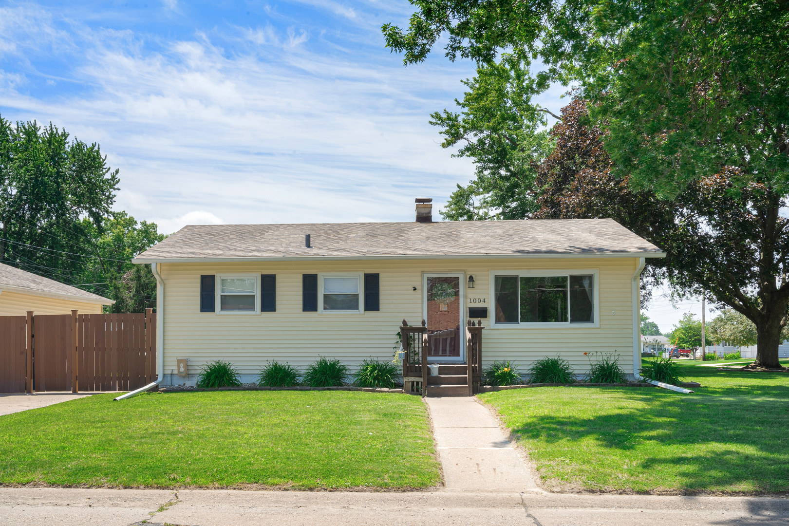 1004 37th Avenue Property Photo 1