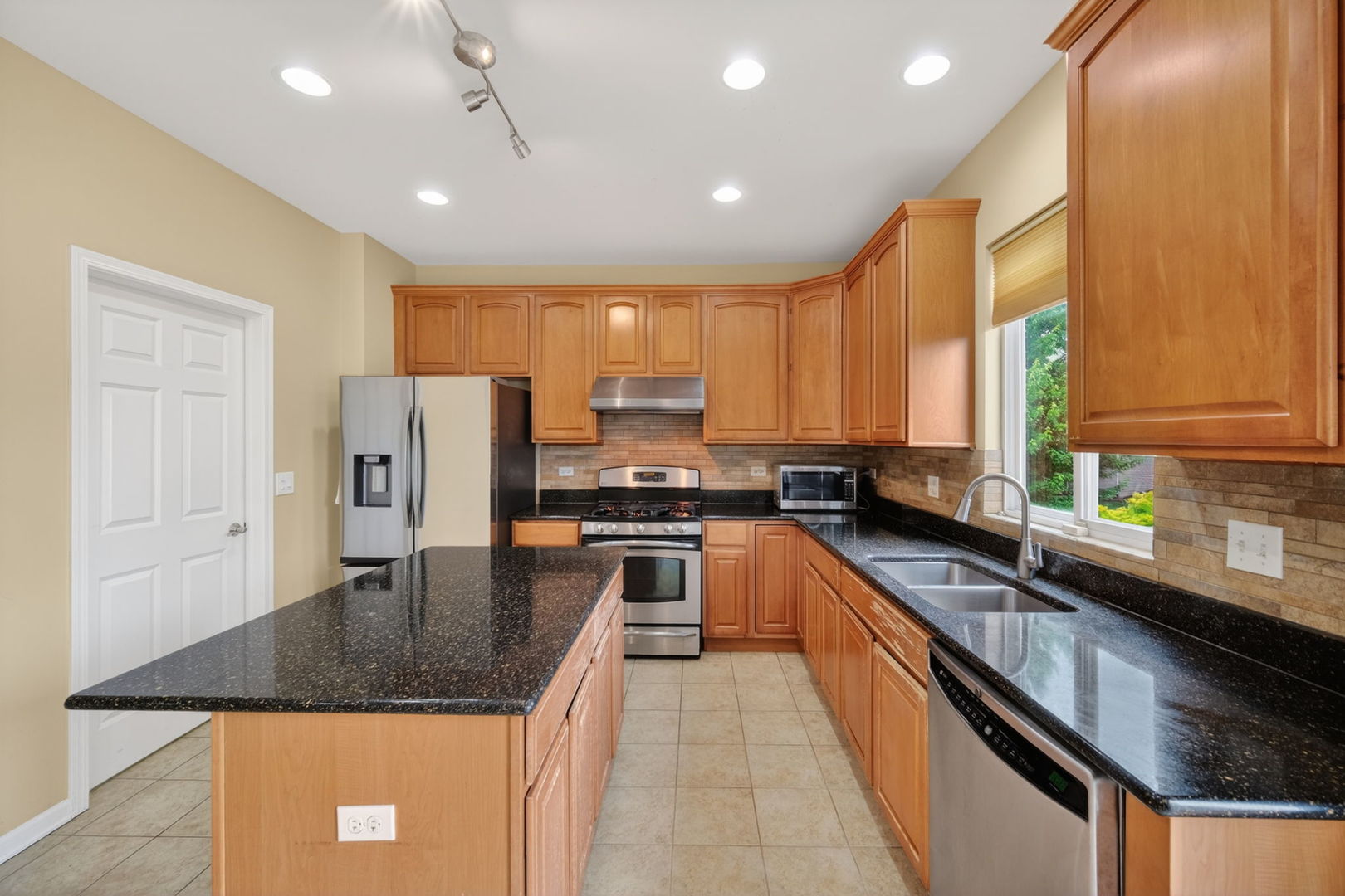 321 Parker Place Property Photo 10
