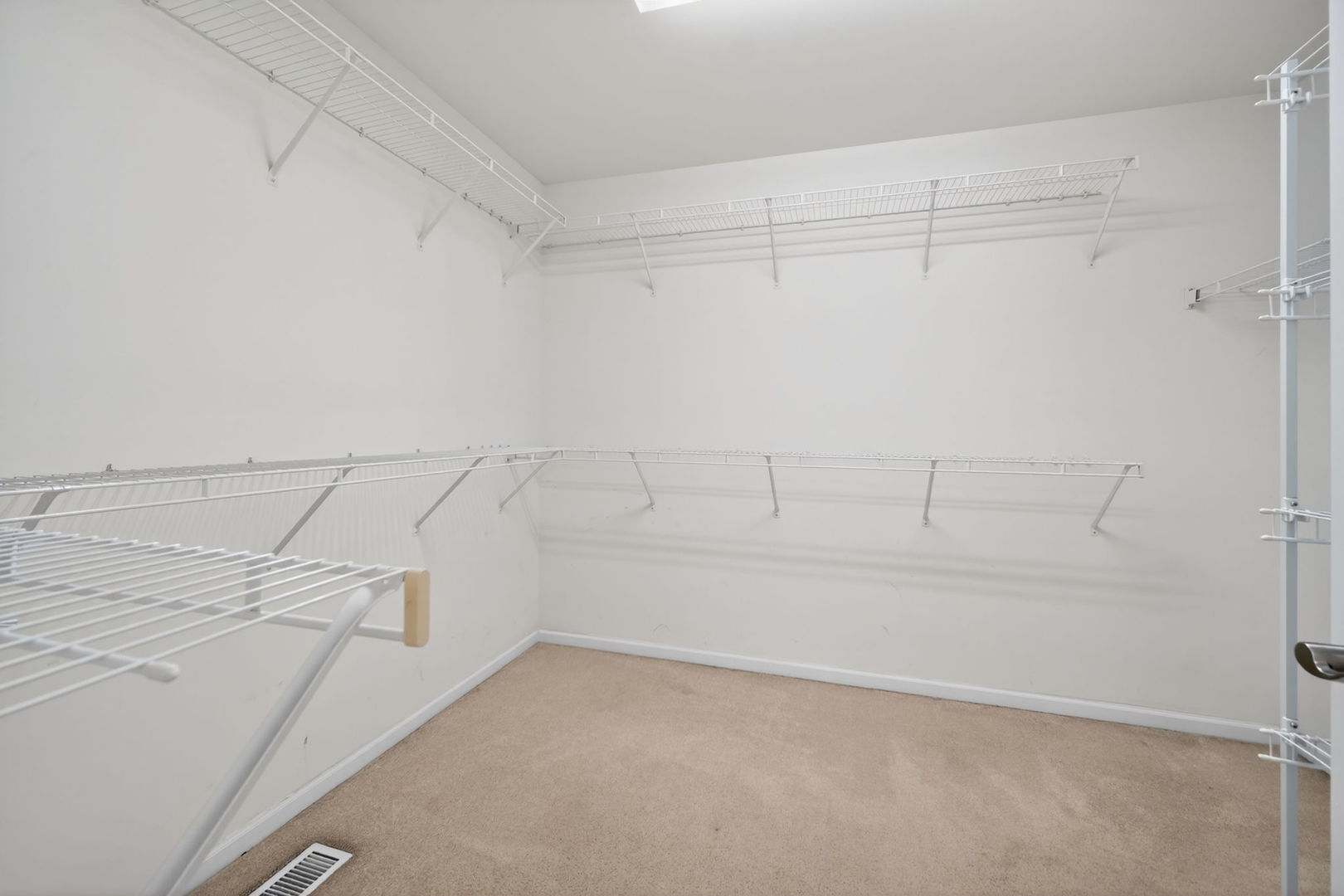 321 Parker Place Property Photo 28