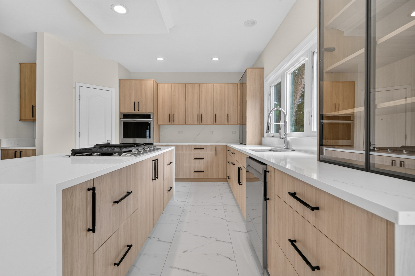 701 S Wilmette Avenue Property Photo 8