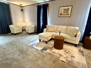 258 17th Place Property Photo 5