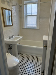 2432 W Greenleaf Avenue 2 Property Photo 11