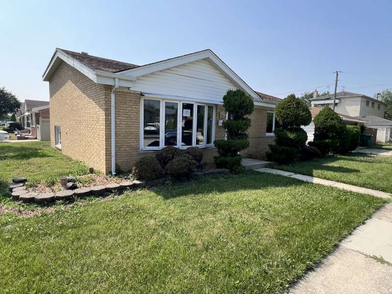 12715519 Property Photo 3