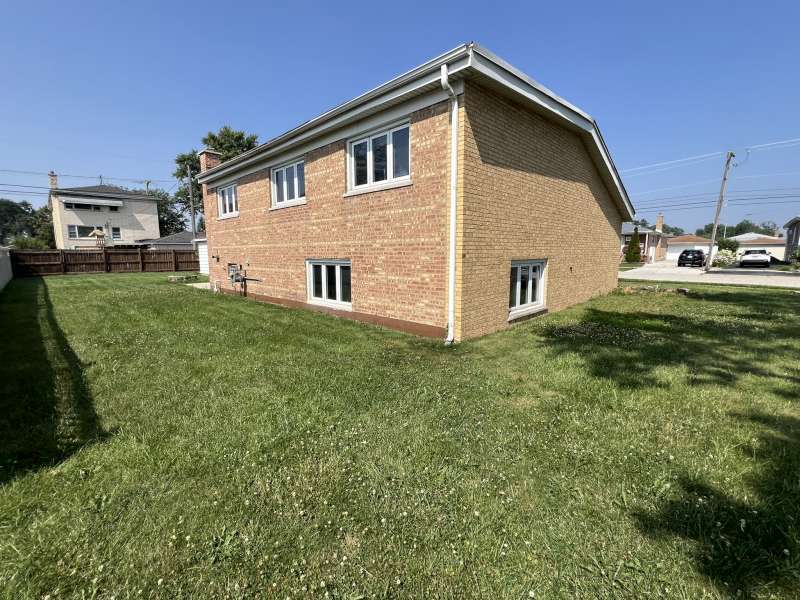 12715519 Property Photo 4