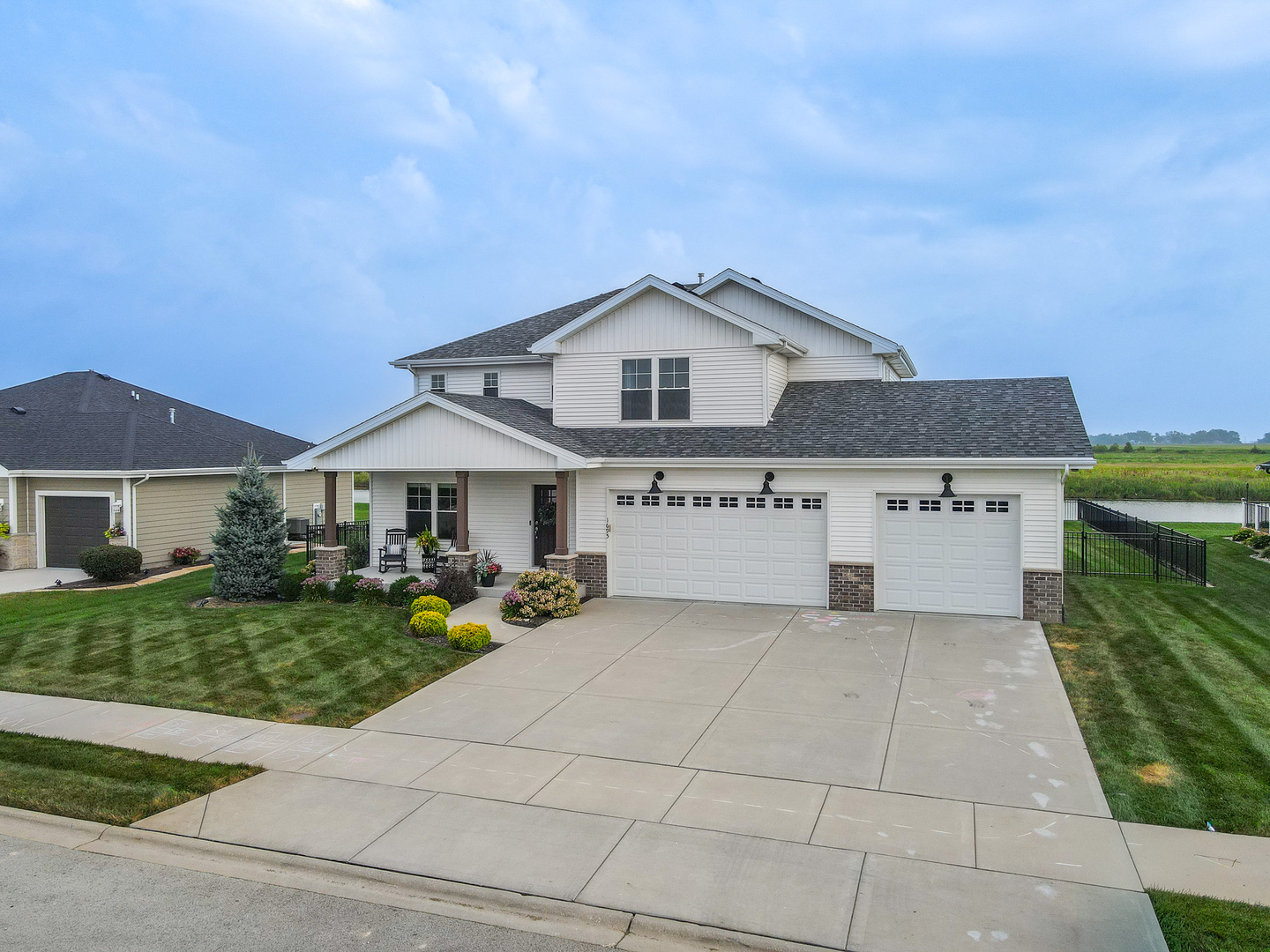 1695 Condor Drive Property Photo 2
