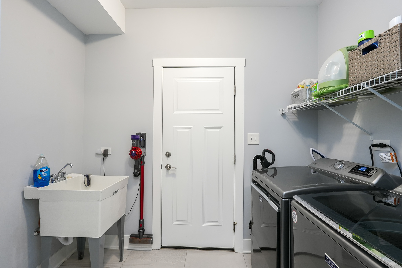 1695 Condor Drive Property Photo 14
