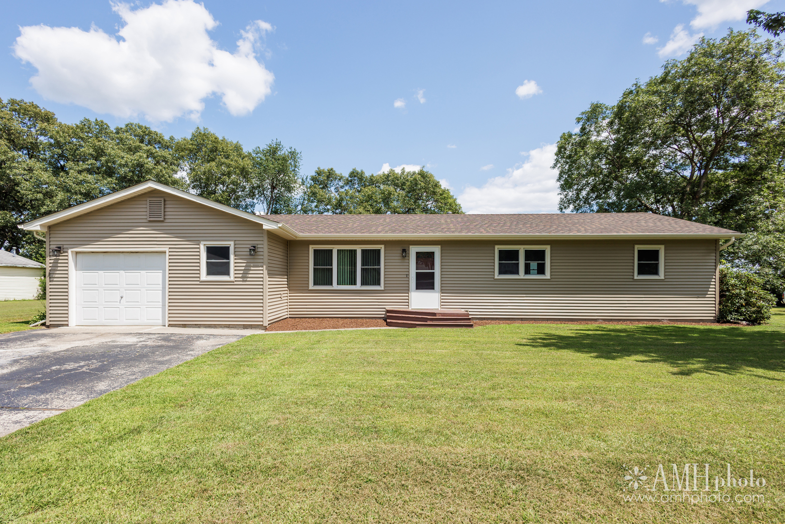1871 S Oaklawn Drive Property Photo 1