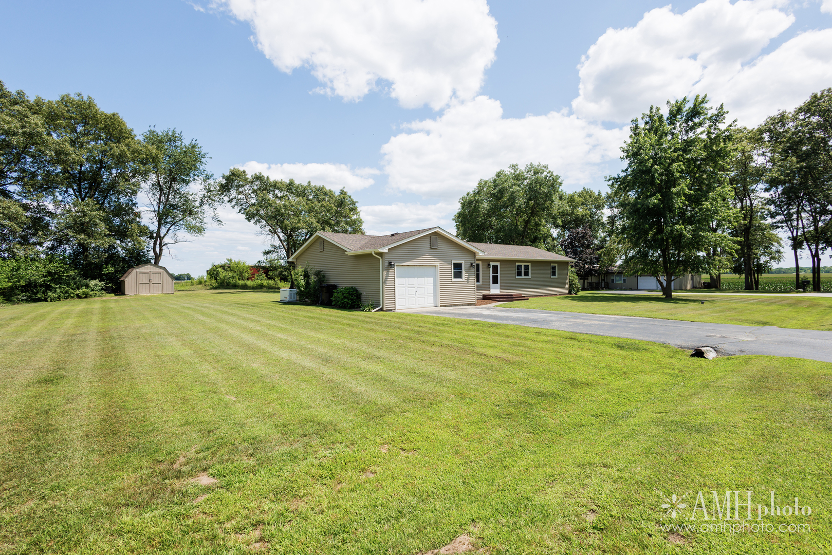 1871 S Oaklawn Drive Property Photo 2