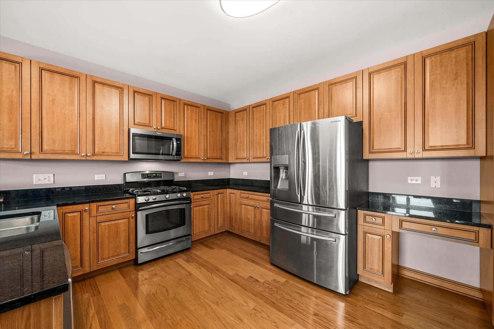 160 S River Street 305 Property Photo 7
