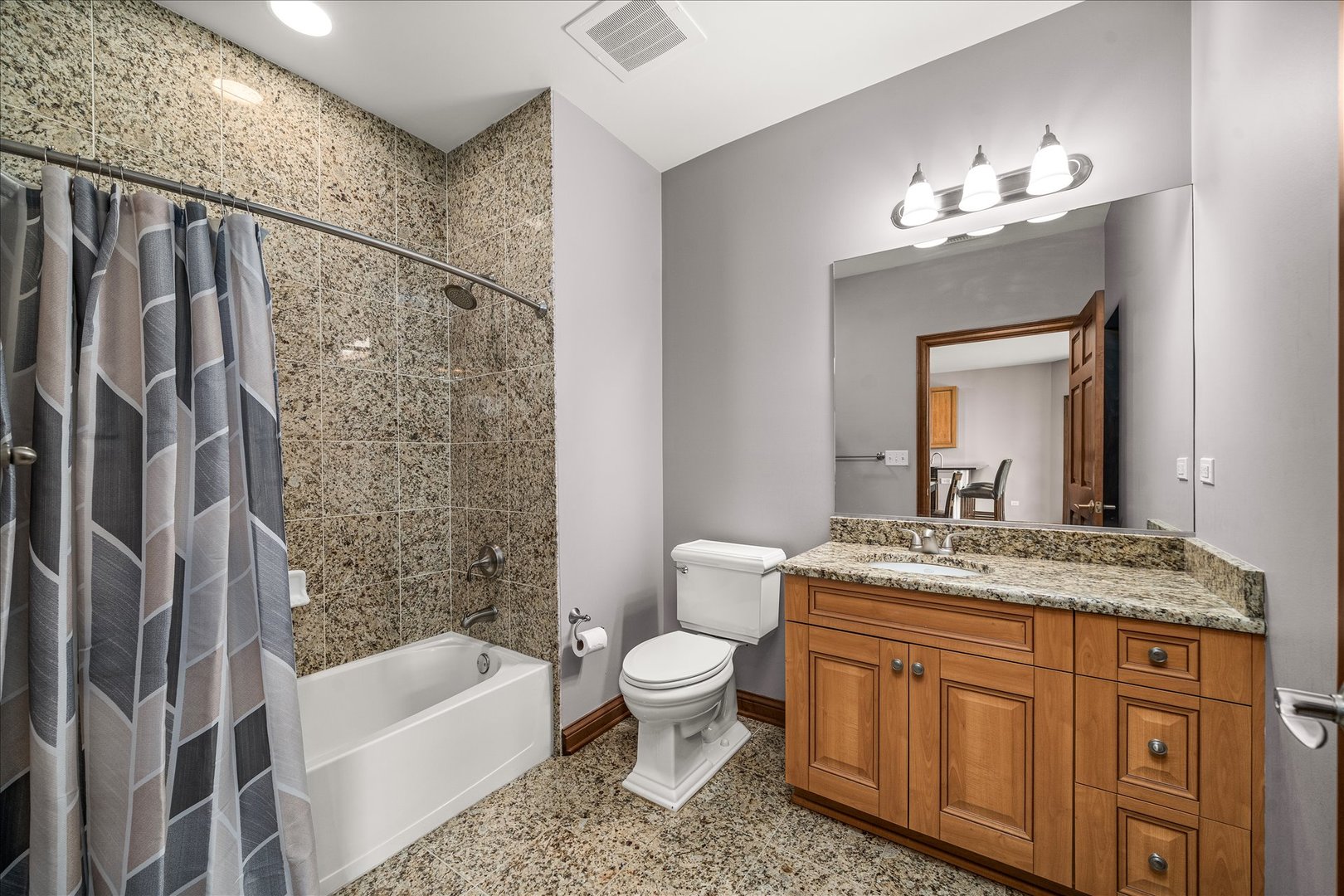 160 S River Street 305 Property Photo 11