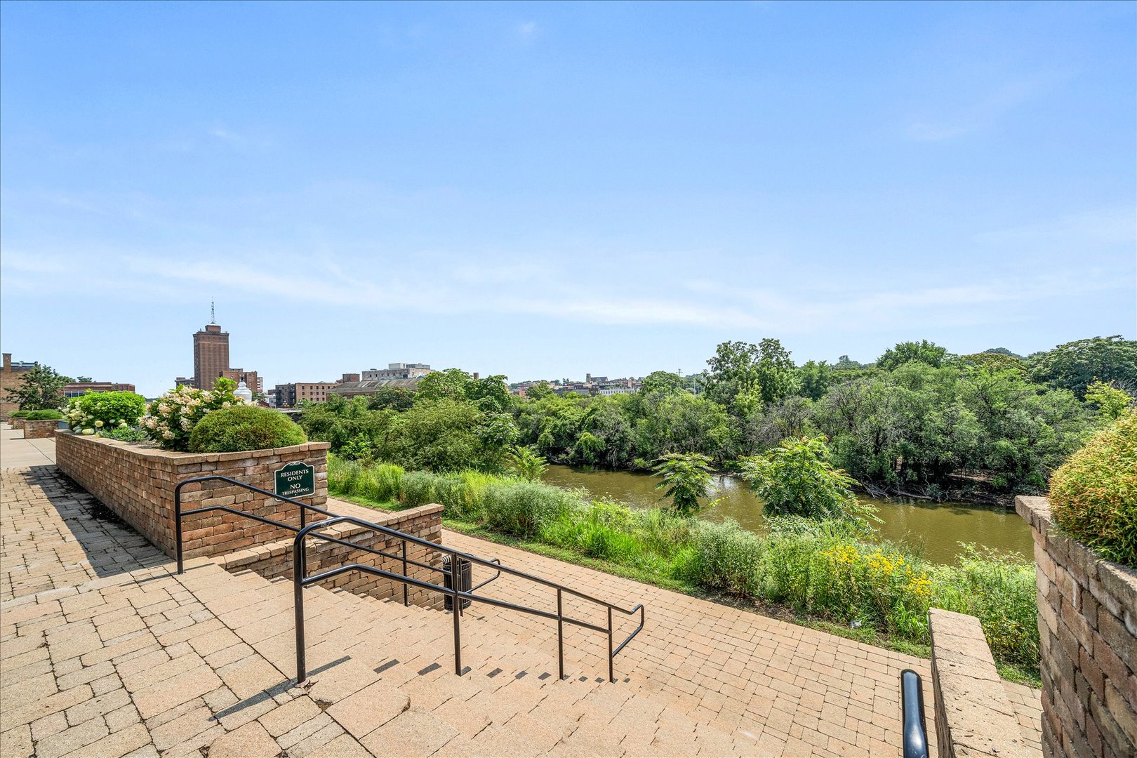 160 S River Street 305 Property Photo 18