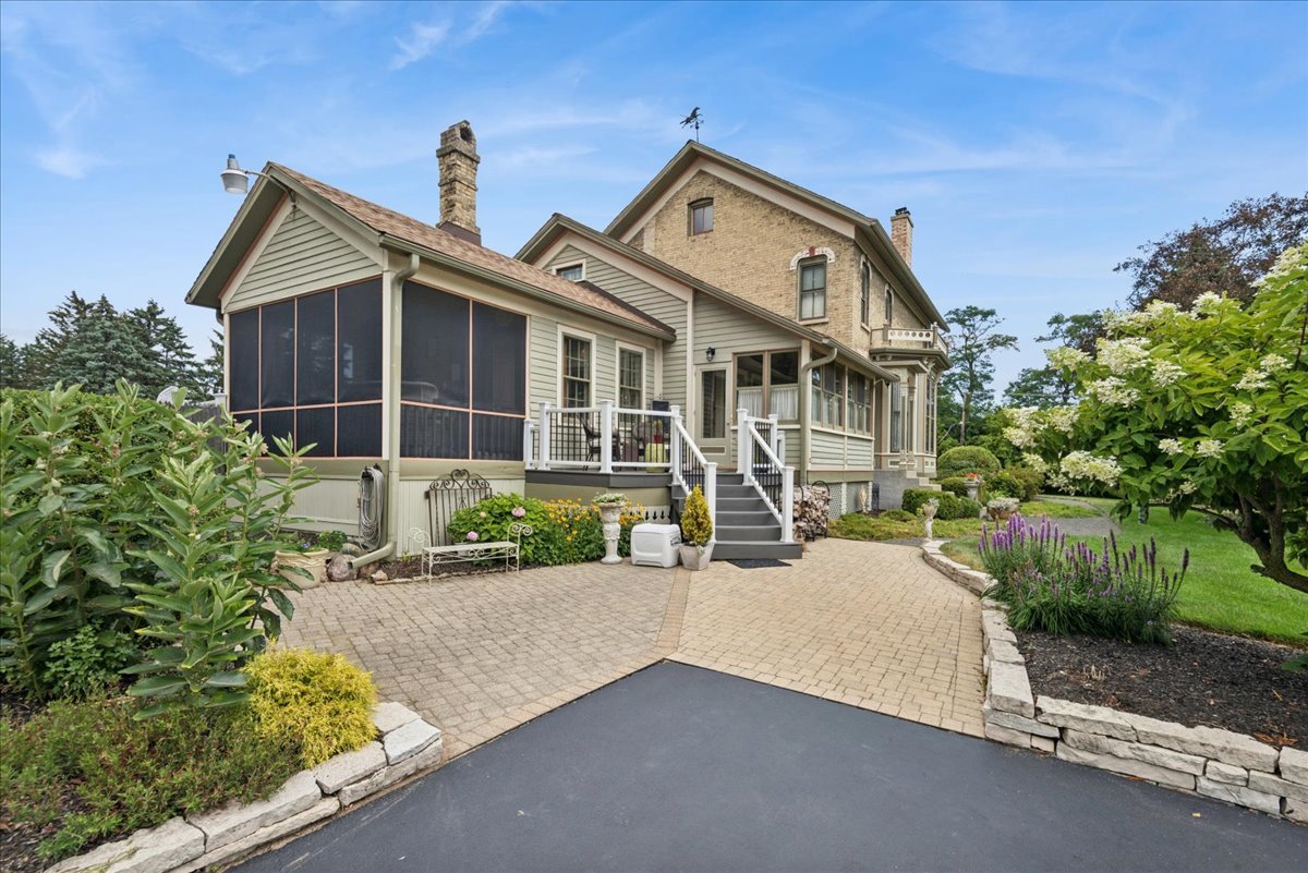346 Sheridan Road Property Photo 1