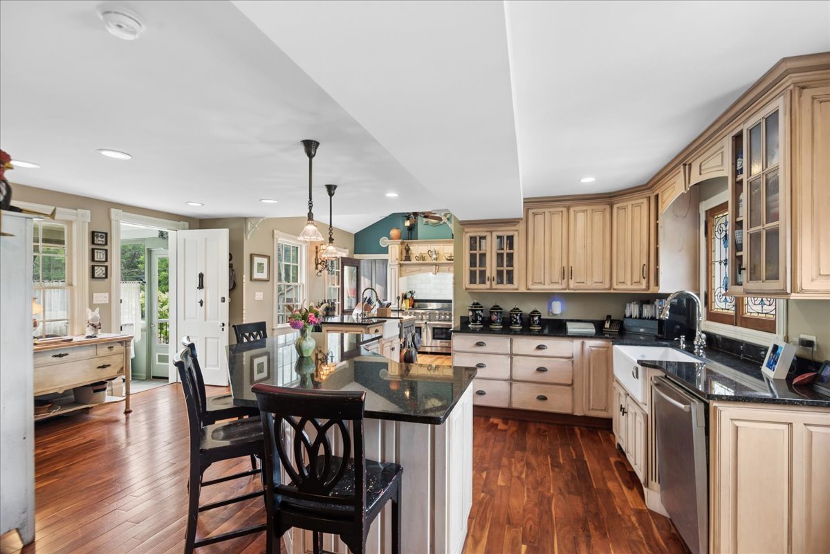 346 Sheridan Road Property Photo 5