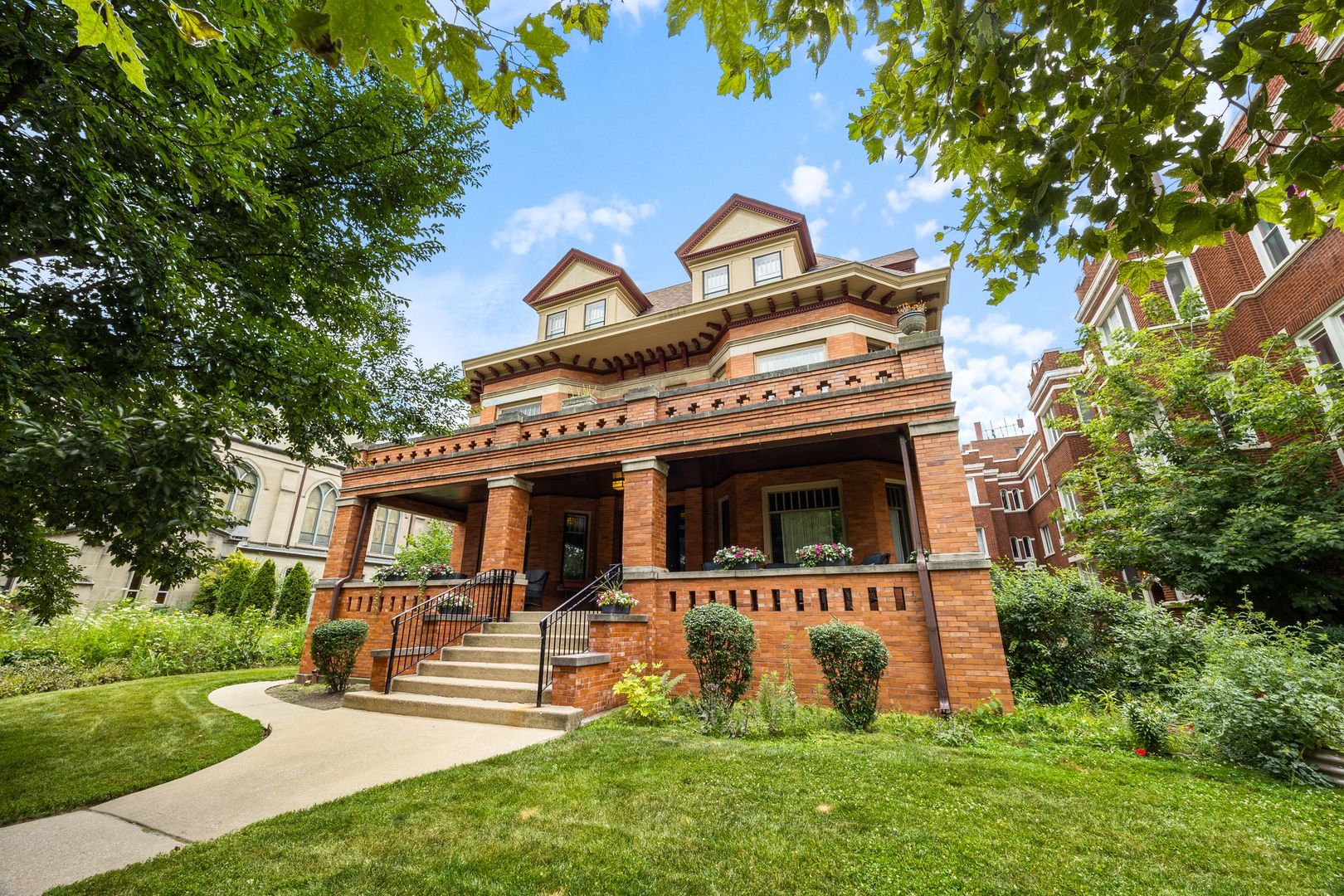 711 Washington Boulevard 2e Property Photo 1