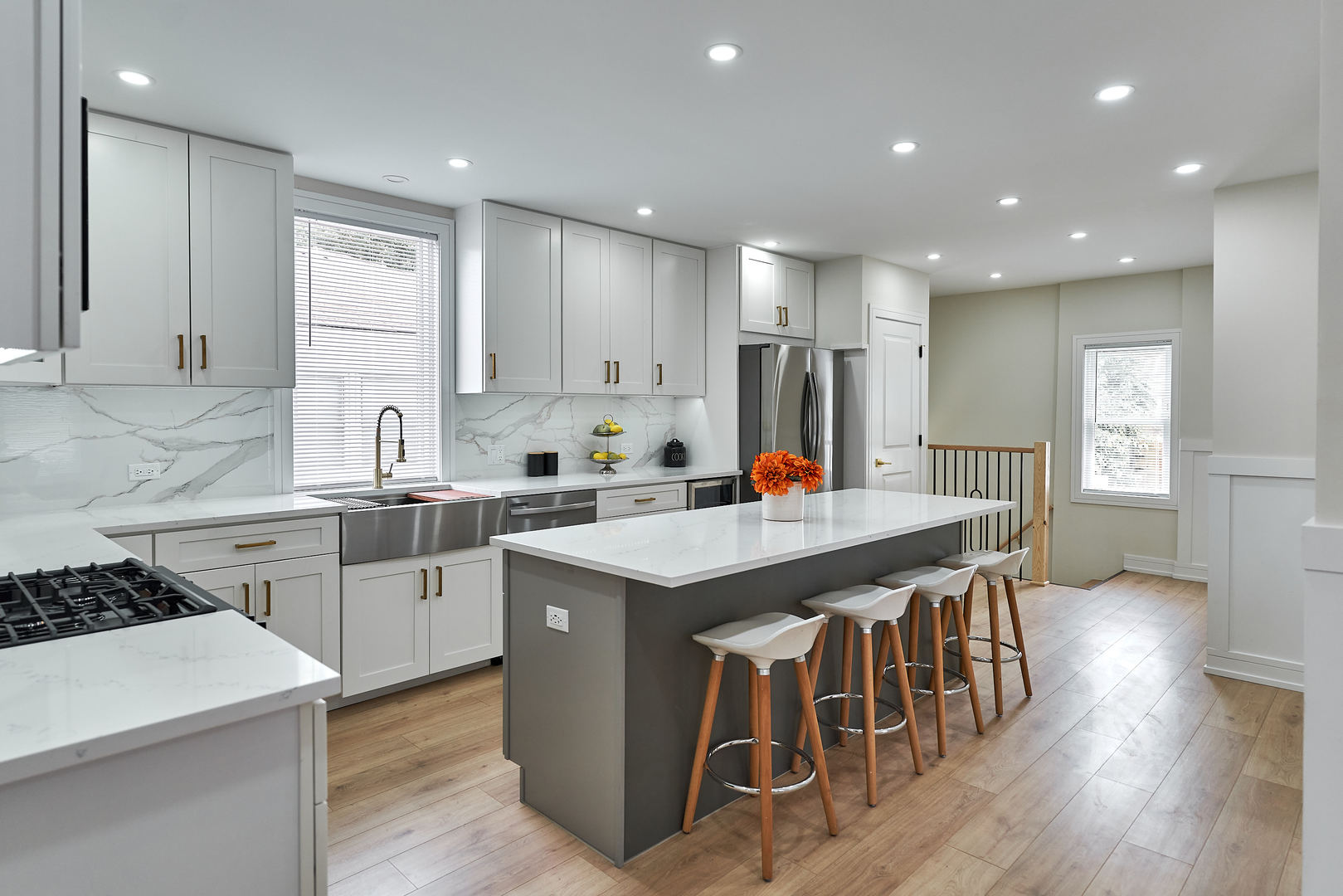 1039 W 97th Street Property Photo 7