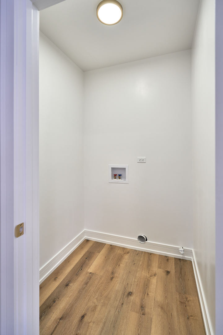1039 W 97th Street Property Photo 25