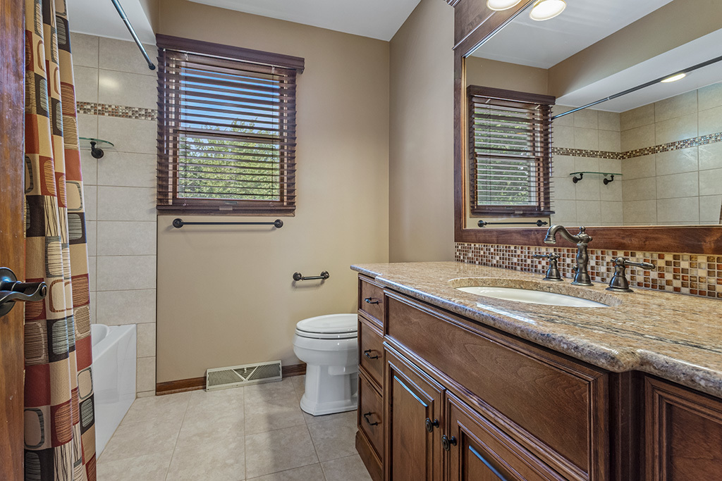 1107 Rosewood Street Property Photo 12