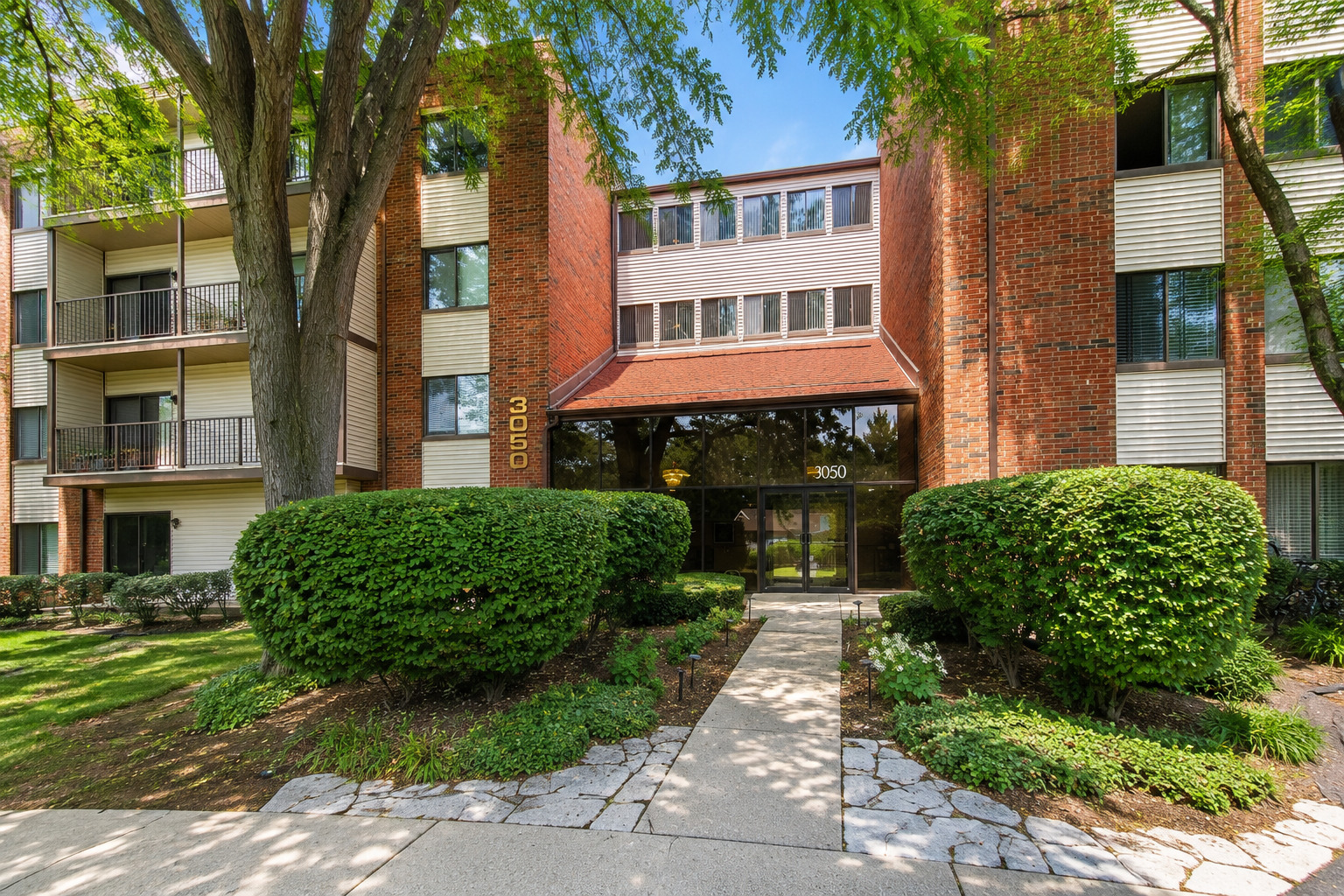 3050 Pheasant Creek Drive 406 Property Photo 1