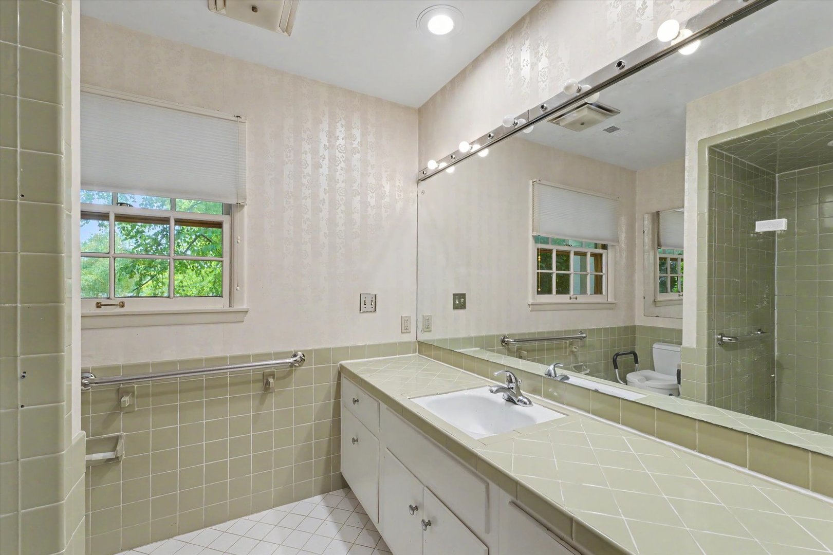 3217 Lakeshore Property Photo 25
