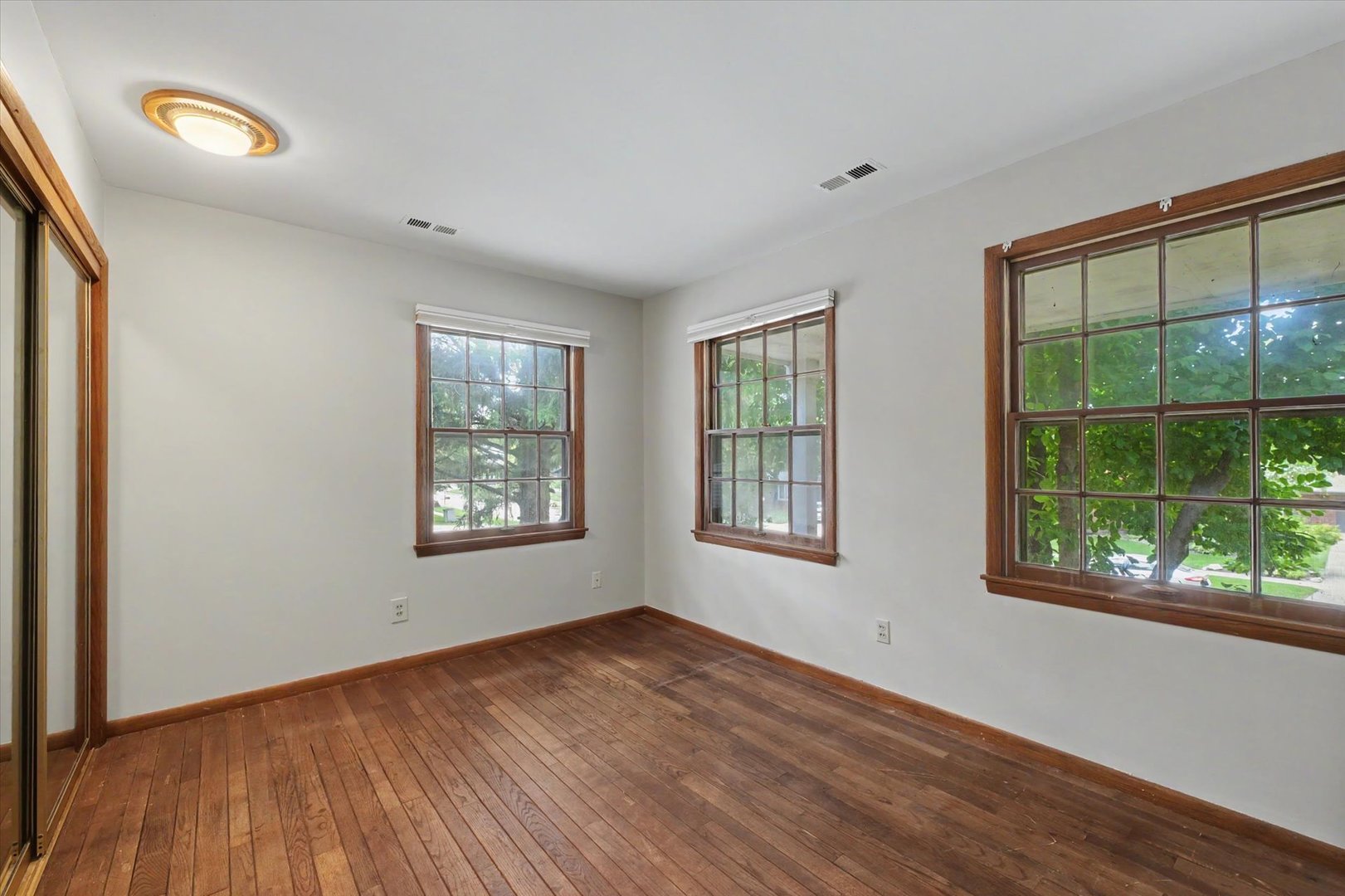 3217 Lakeshore Property Photo 26