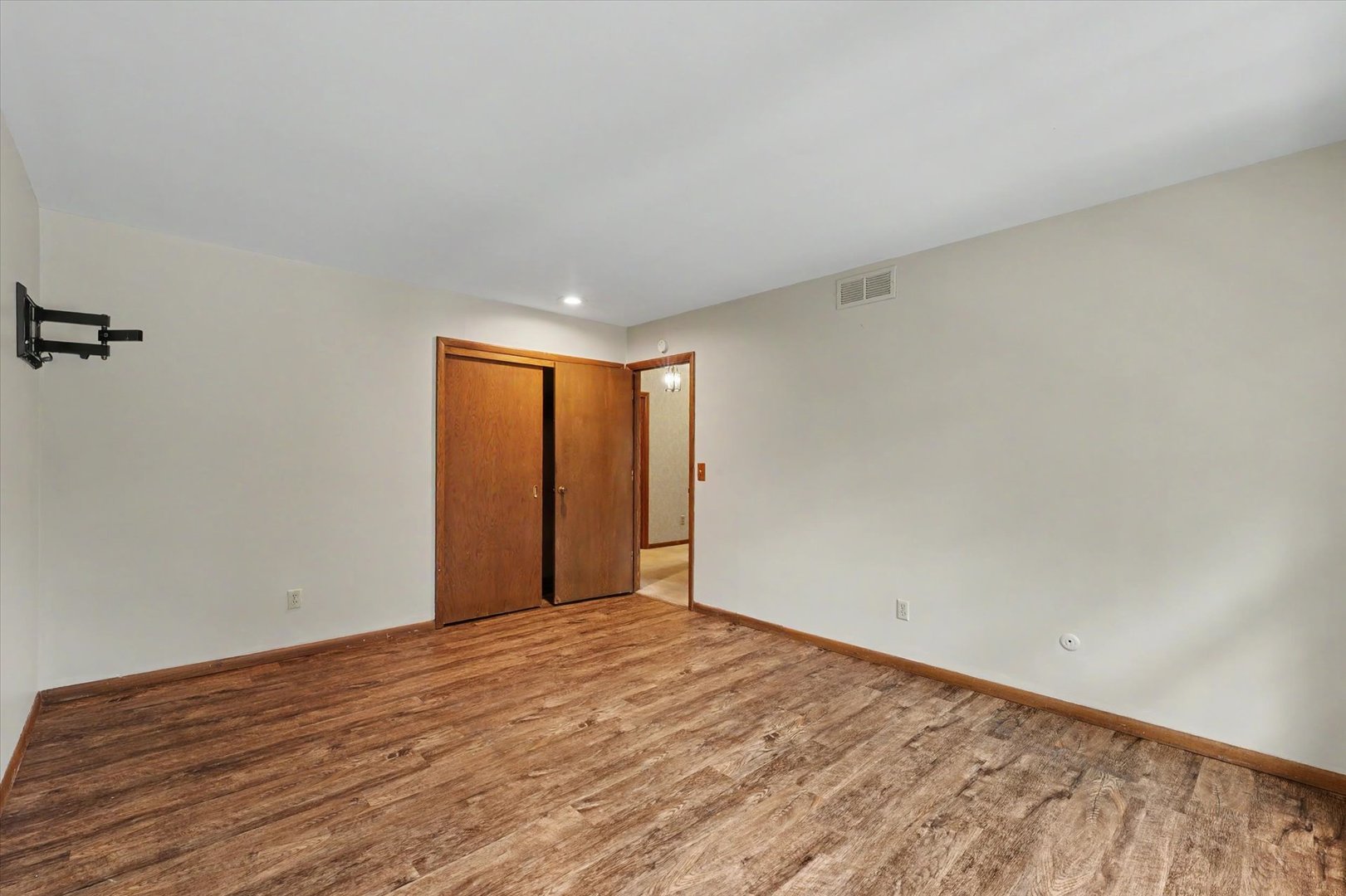 3217 Lakeshore Property Photo 29