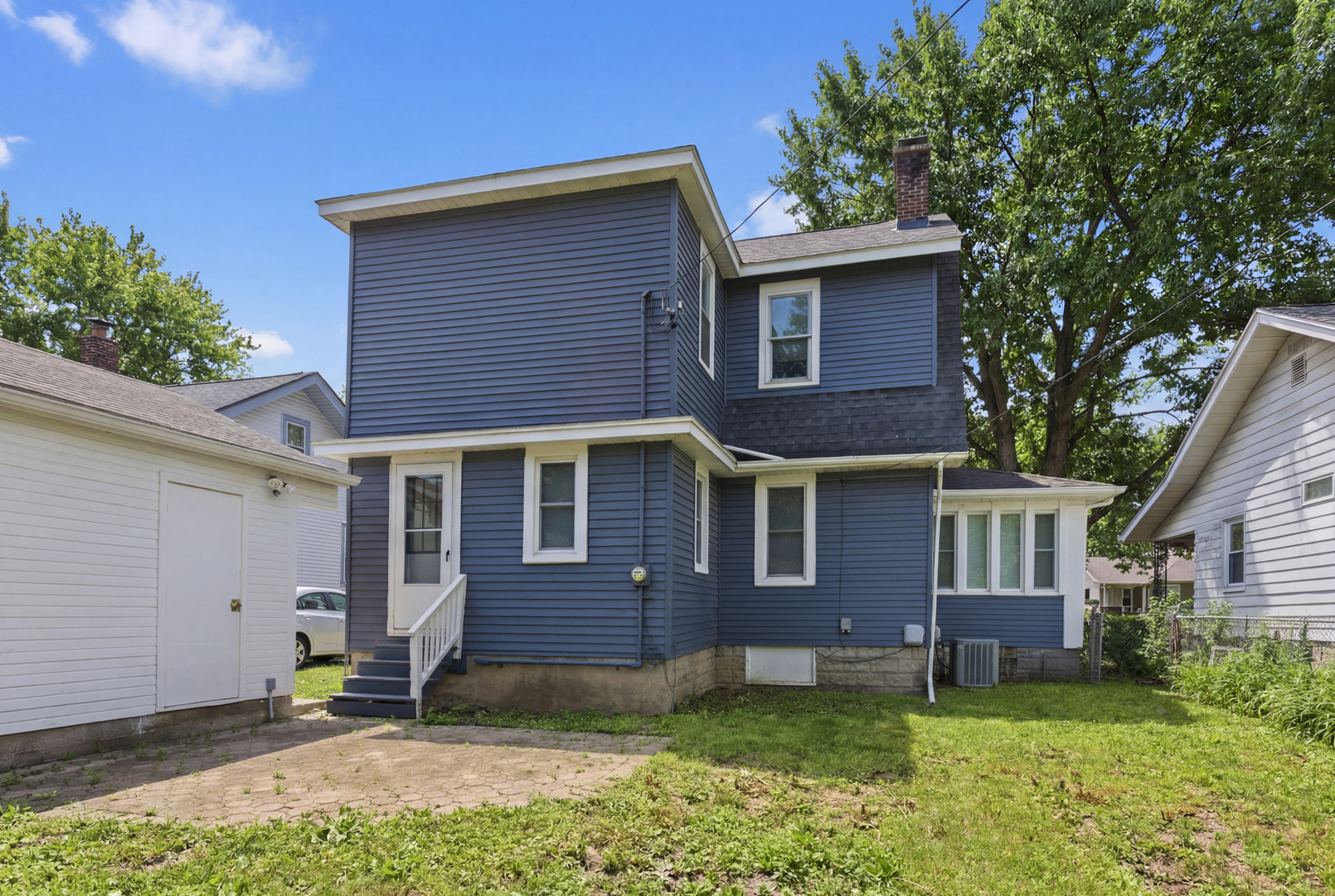 714 Arlington Court Property Photo 4