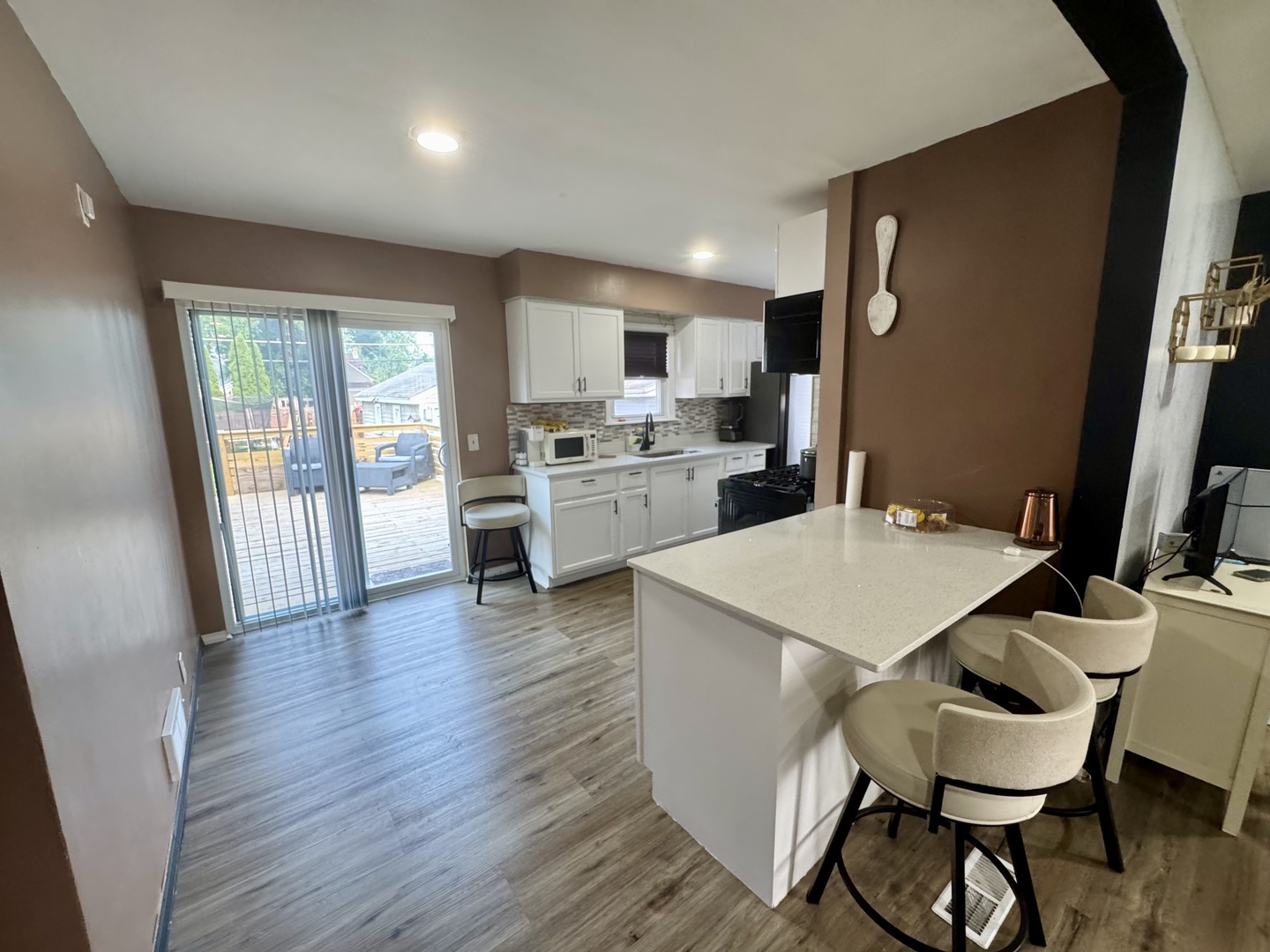 18269 Burnham Avenue Property Photo 3