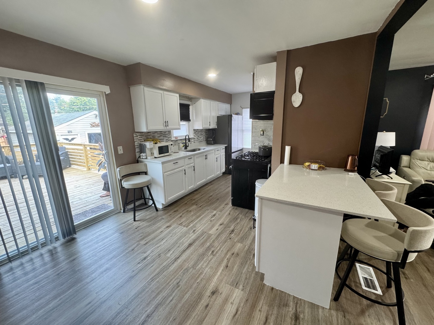 18269 Burnham Avenue Property Photo 4