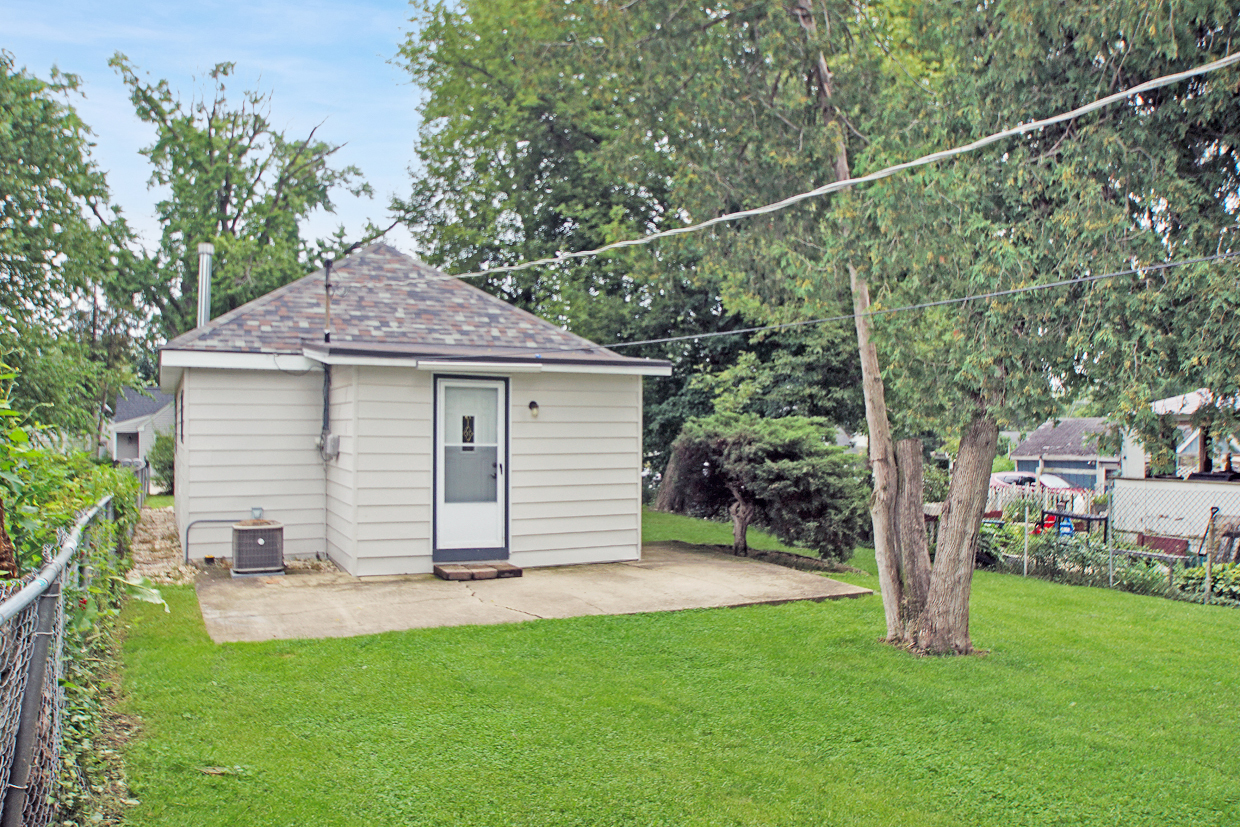 4919 Parkview Drive Property Photo 4