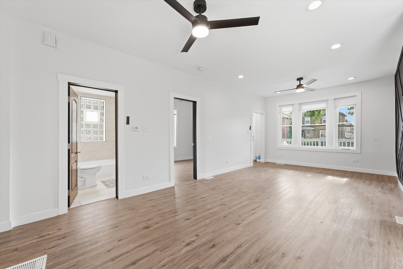 8942 S Aberdeen Street Property Photo 5