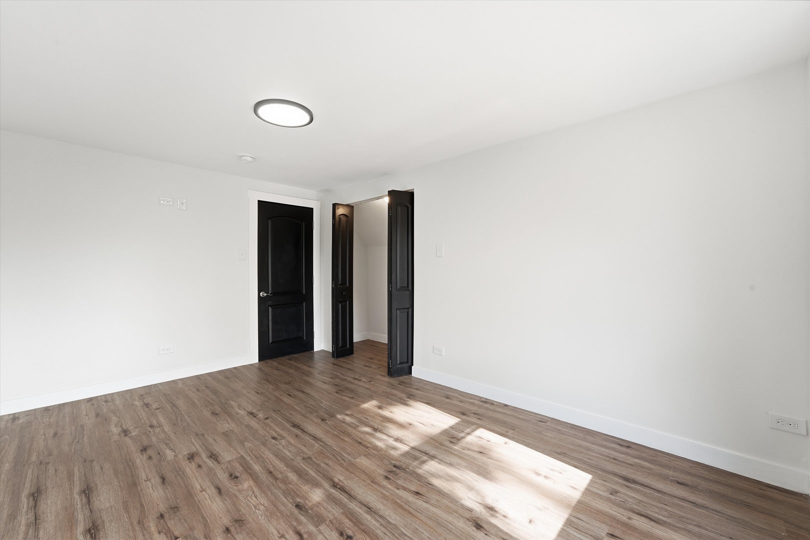 8942 S Aberdeen Street Property Photo 11