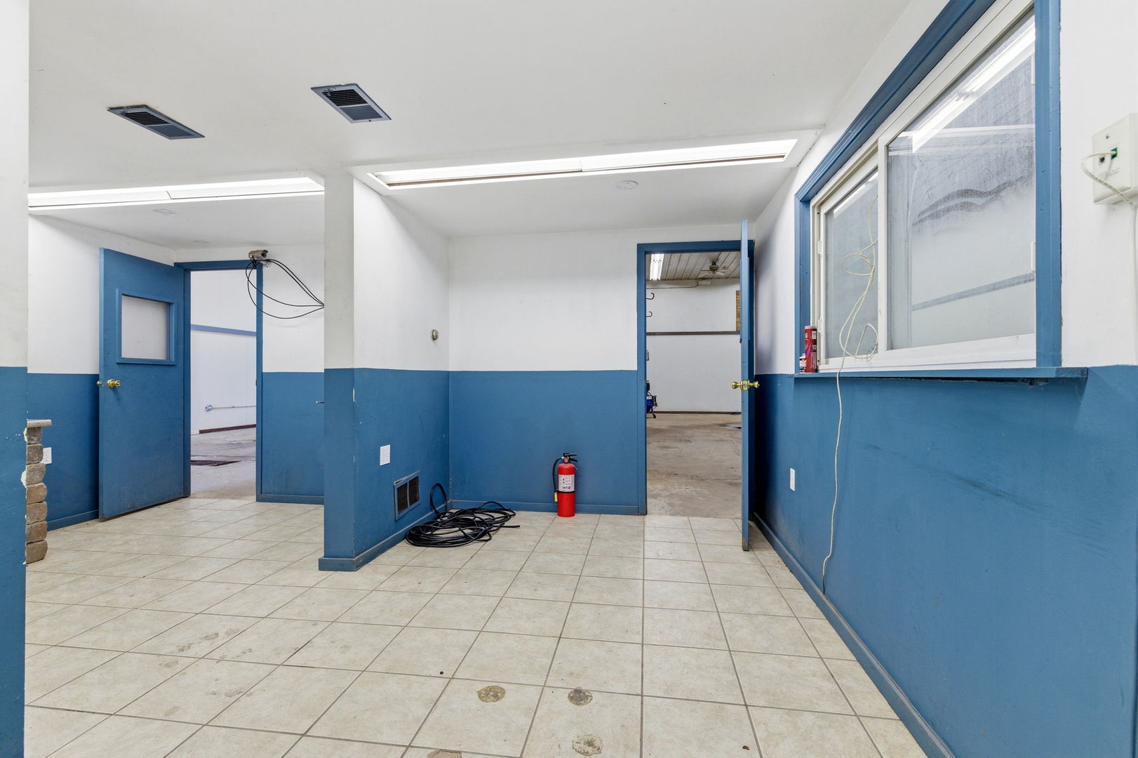 14427 S California Avenue Property Photo 3